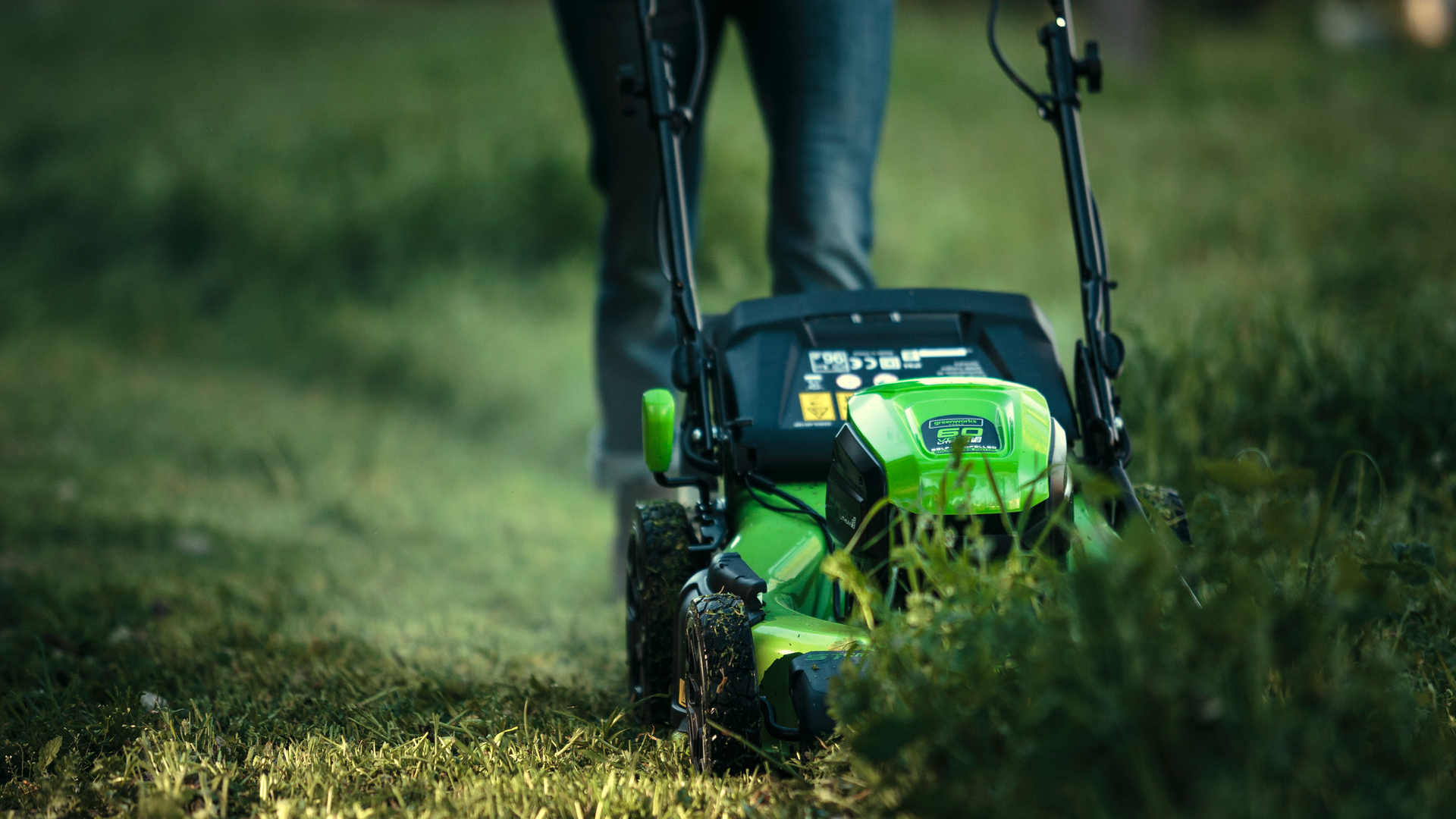 BLACK + DECKER BESTA512CM Electric Lawn Mower Review 