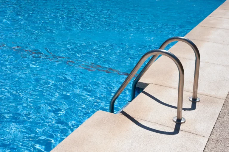 Is it Time to Resurface the Pool? The 8 Signs to Look For