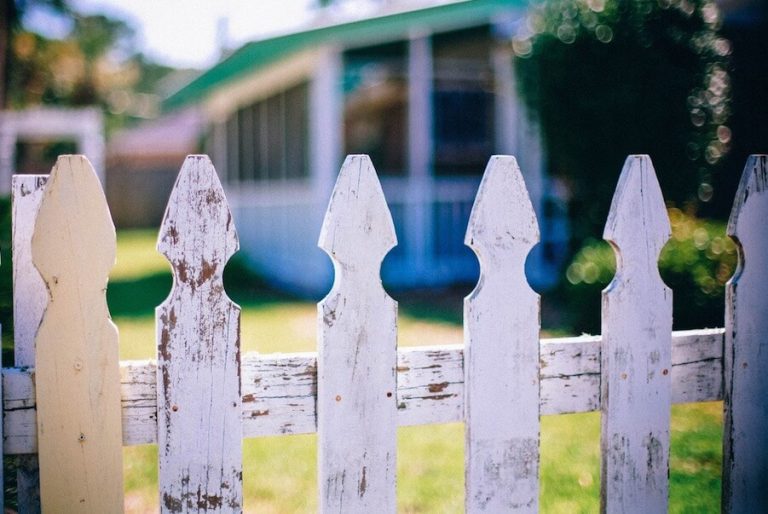 How to Find the Perfect Fence Contractor for Your Project