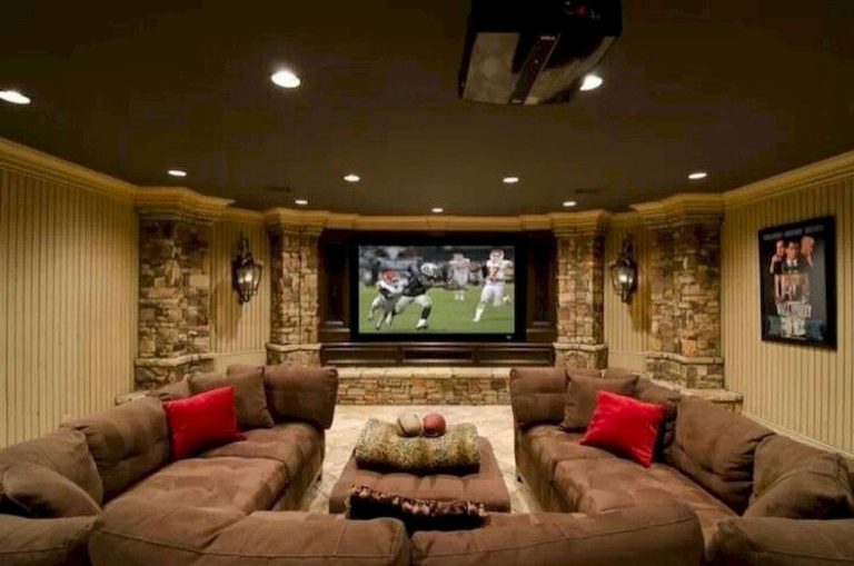 What's the Best Layout for Customized Sectional Couches in a Home Theatre?