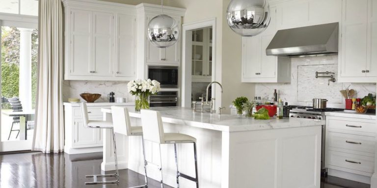 Quick Kitchen Makeovers: Revamp Your Space Without the Time Crunch
