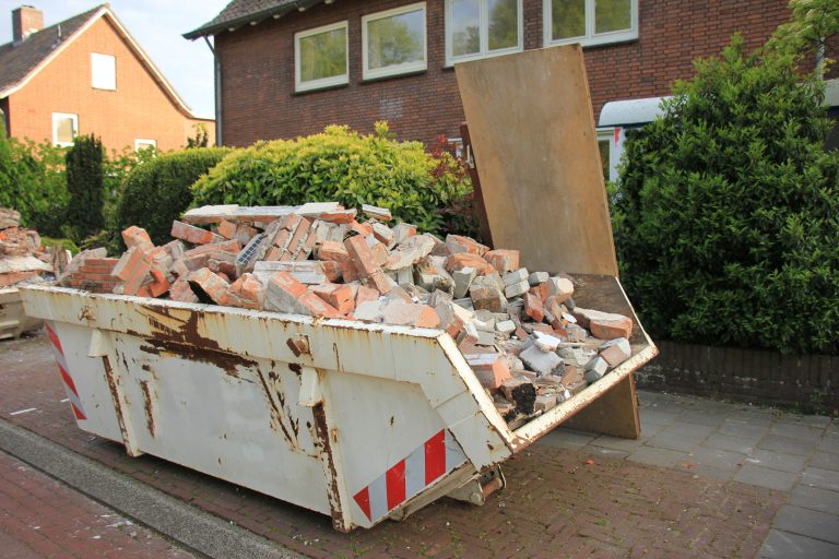 How to Select the Right Skip Bin Hire Service? (A Complete Guide)