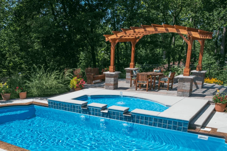 How To Design A Pool With A Wet Deck