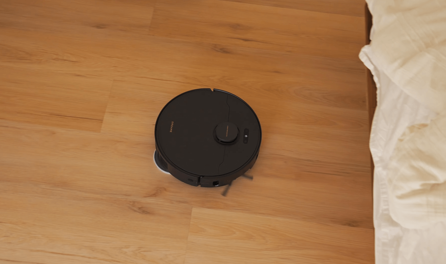 Robotic vacuum cleaner