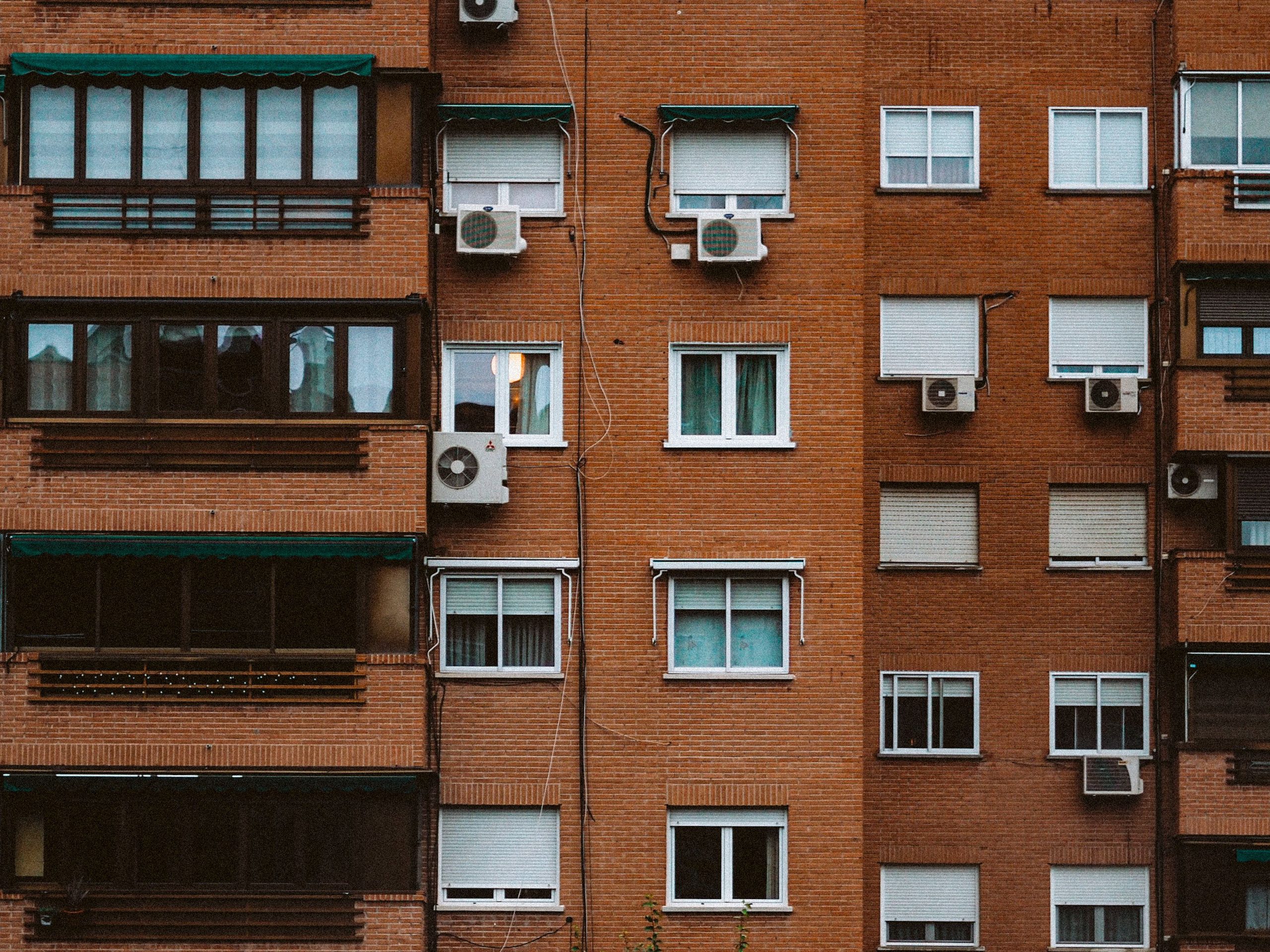 Why Apartment Buildings Often Have Uneven Airflow